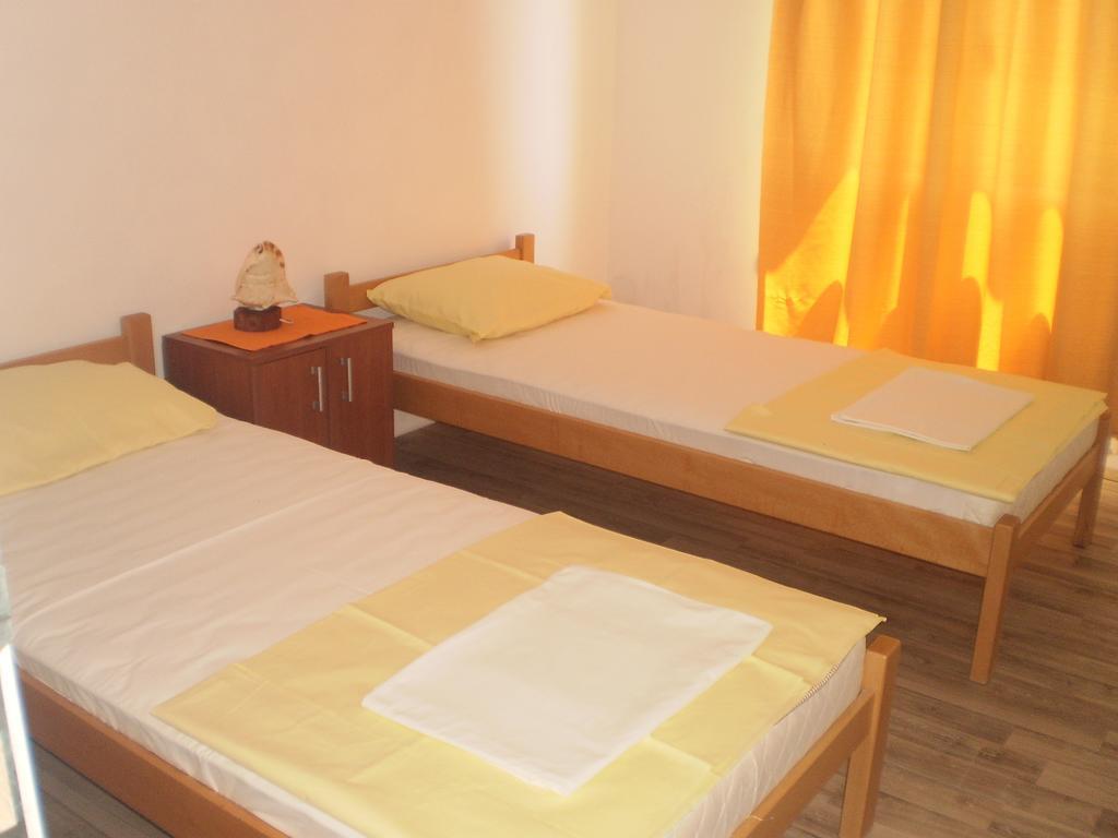 Apartment Vuk i Novak Ulcinj Kamer foto